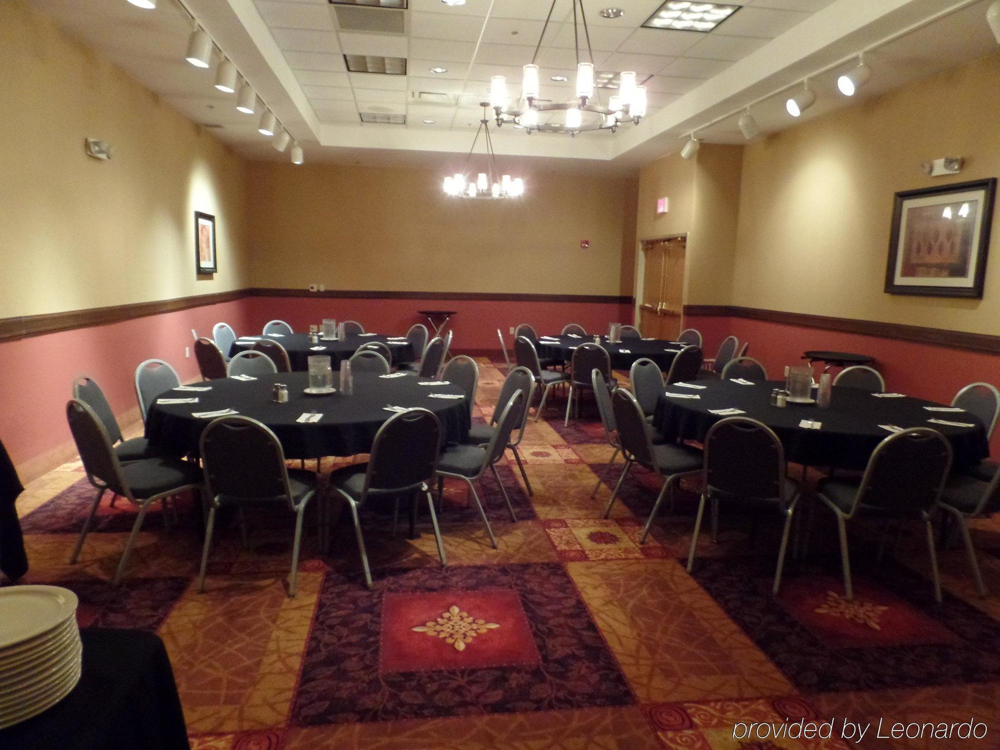 Holiday Inn Hotel & Suites Owatonna Buitenkant foto