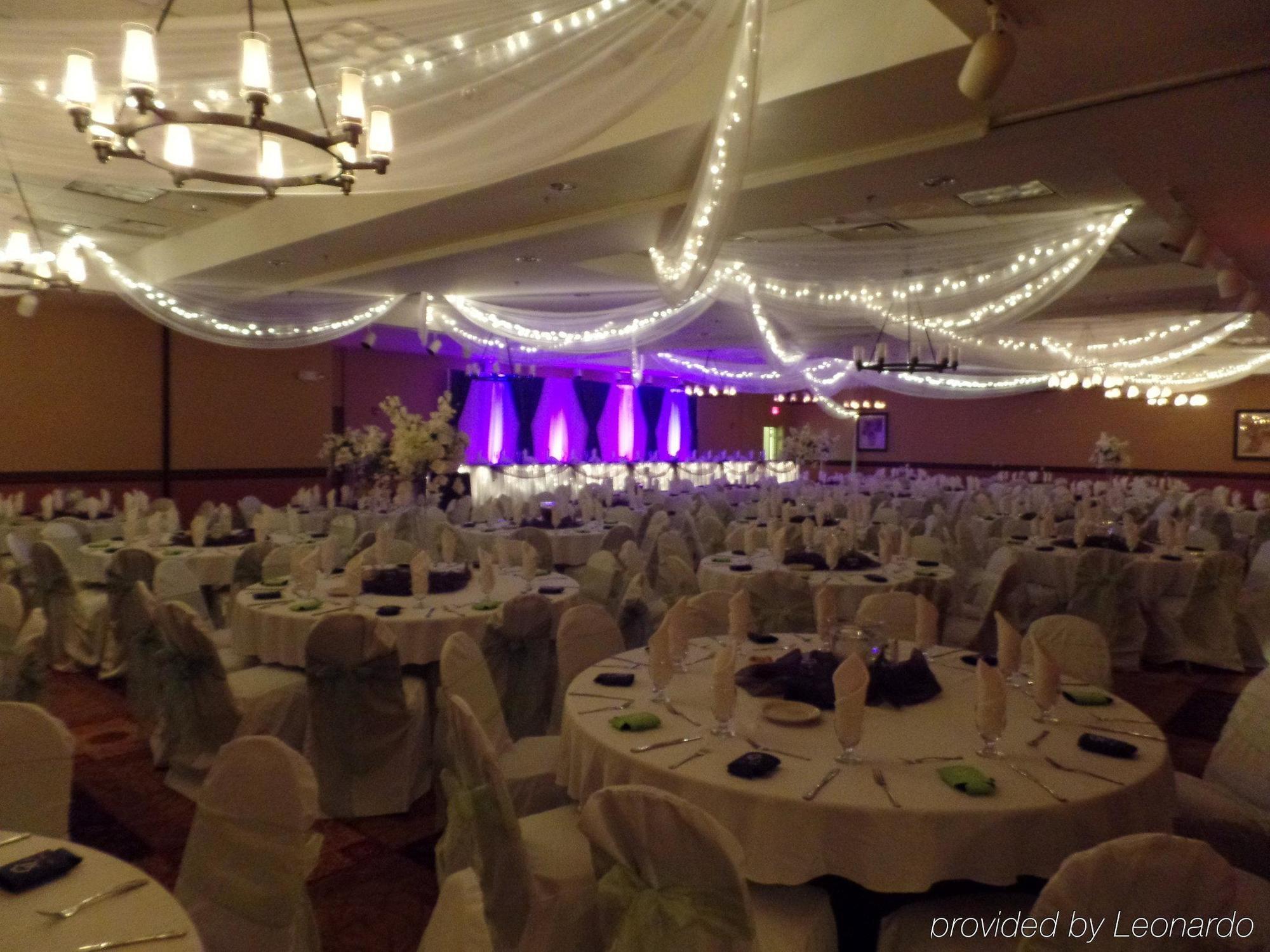 Holiday Inn Hotel & Suites Owatonna Buitenkant foto
