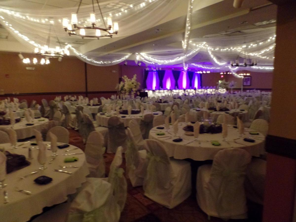 Holiday Inn Hotel & Suites Owatonna Buitenkant foto