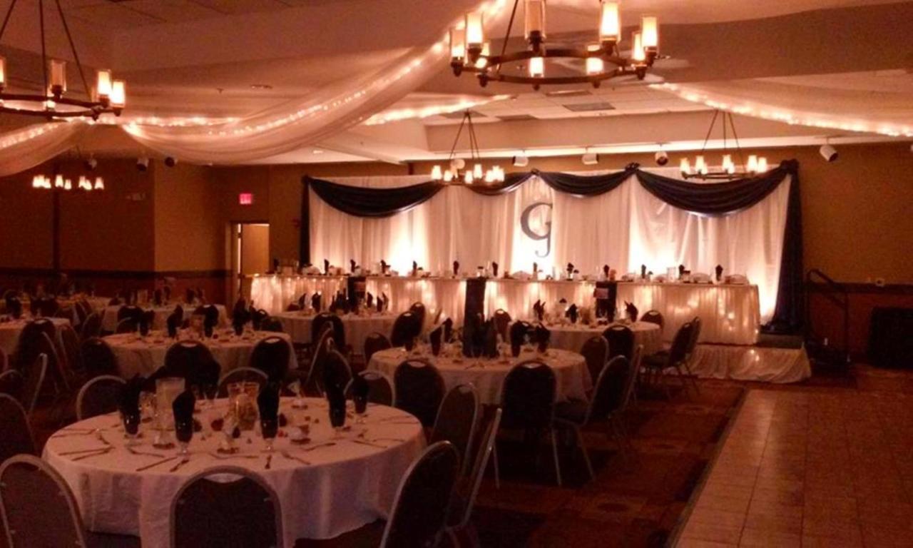 Holiday Inn Hotel & Suites Owatonna Buitenkant foto